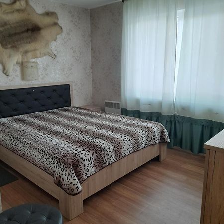 Viesu Maja "Osmany" Hotel Dvarci ภายนอก รูปภาพ